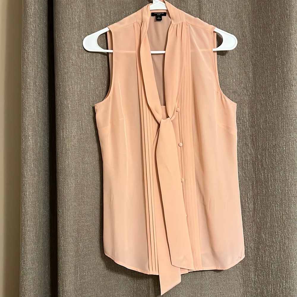 New Ann Taylor Blouse, size 6